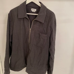 Weekday overshirt - Grå overshirt ifrån weekday ord pris 499kr 