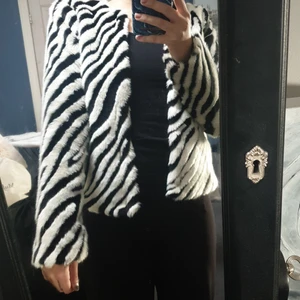 Jacka - Höst/vår jacka, går att stänga