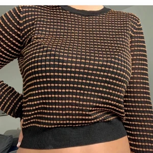 Zara tröja - Säljer denna super fina zara tröja då den inte kommer till så mycket användning längre. Lånade bilder ❤️ hör av er om ni har några frågor!!! 💞💞