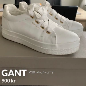 Gant  - Vit GANT sneakers i storlek 36. Använda enstaka gång. Nypris 1400kr