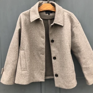 Populär höstjacka!! - Höstjacka/kappa från Kapp Ahl, storlek L. Mer som S/M. Finns ej att köpa längre⚡️