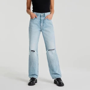 Jeans  - Ett par jättefina jeans från Gina tricot, storlek 36. Knappt använda eftersom dem är för små. Passar mig i längden som är ca 160 cm.                                                           Ordinarie pris 499 kr och köparen står för frakten 💕                                                                    (första bilden är lånad från deras egna hemsida)