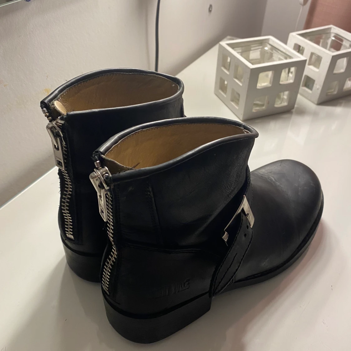 Johnny bulls zip back 