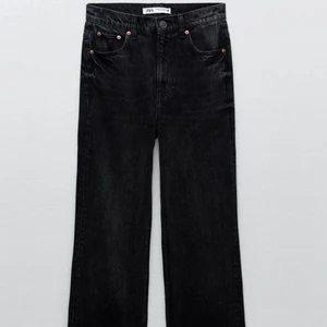 Zara jeans - Sparsamt använda och i fint skick, storlek 36💓