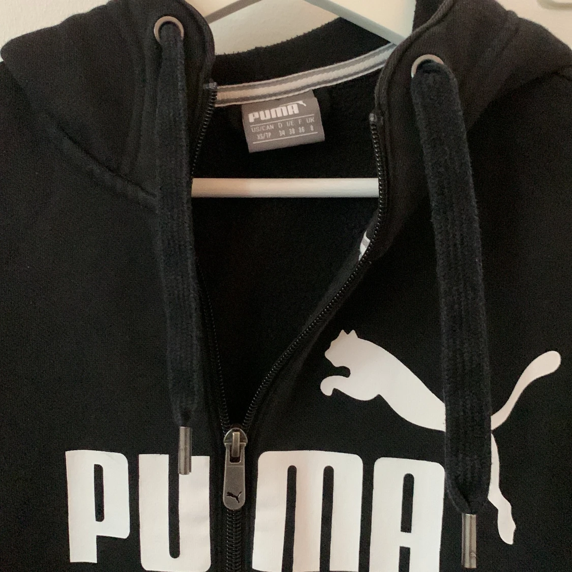Fin svart Puma kofta - 90