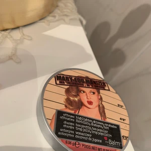 The balm - En highlighter ifrån the balm som är helt oanvänd.