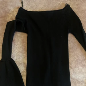 Ribbad tröja från Gina Tricot  - Använd 1 gång. perfekt skick .Small storlek