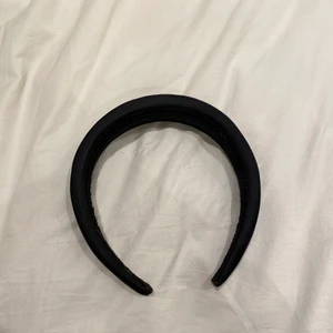 Diadem - Helt oanvänt svart diadem💞