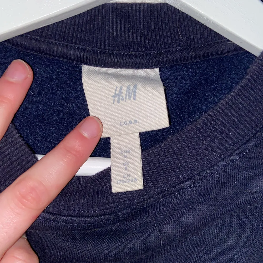 Sweatshirt från H&M i storlek S. Tröjor & Koftor.
