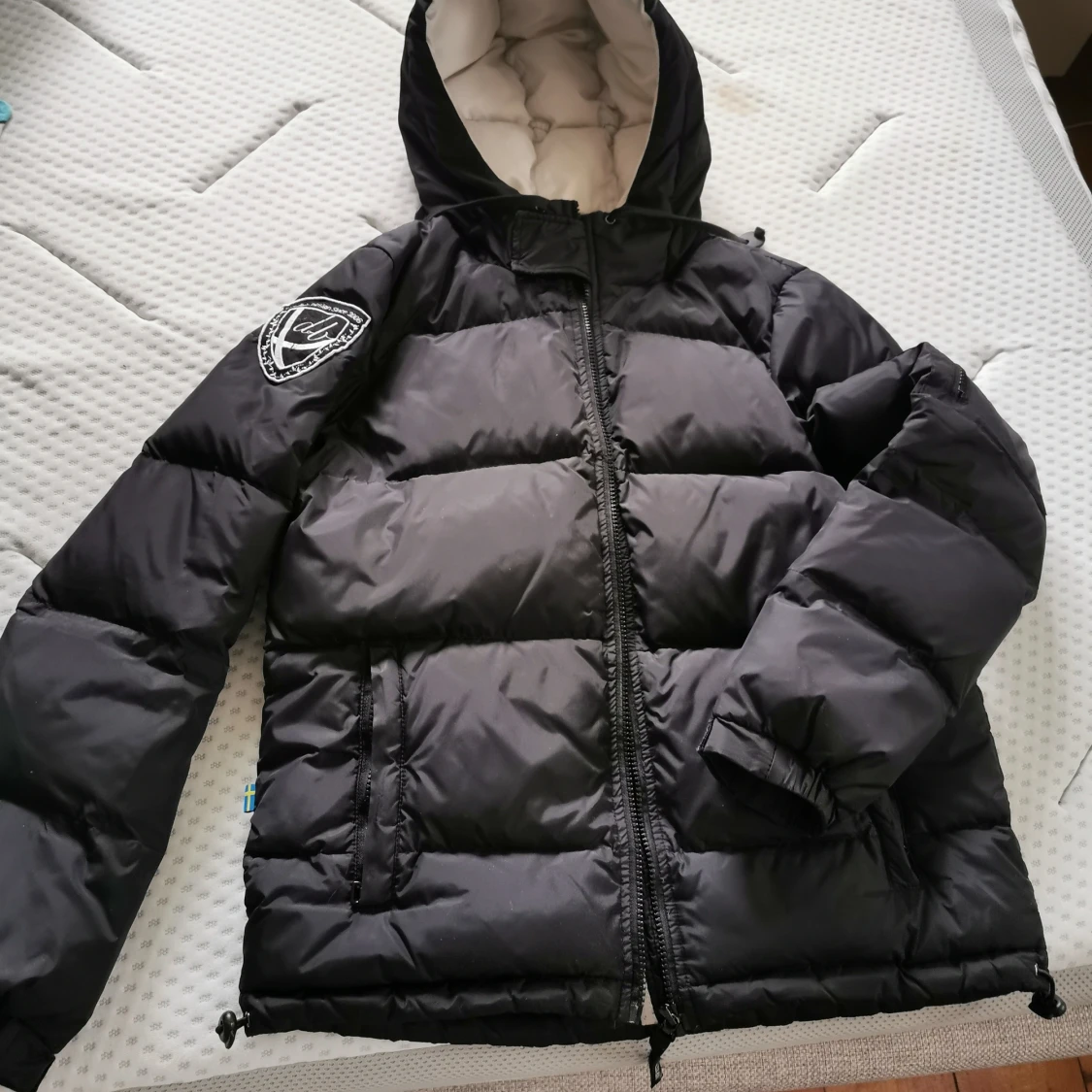 dbrand eskimå M - 90