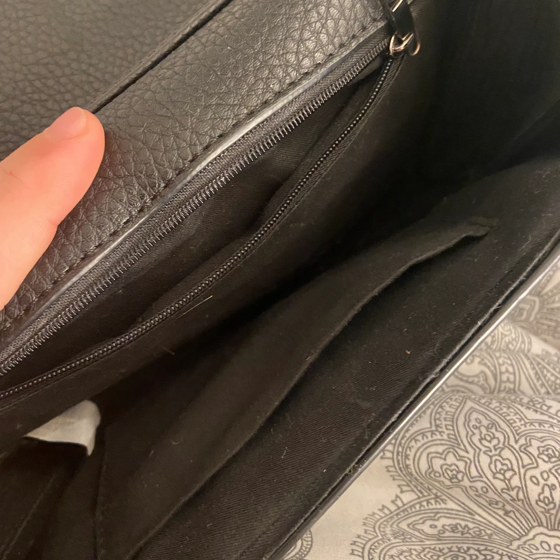 Svart liten väska  - 90