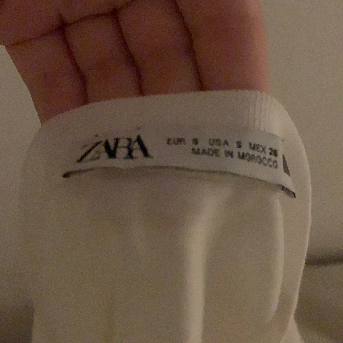 Trendig zara tröja - 91