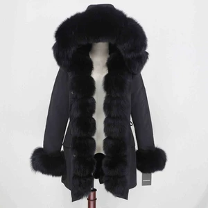 Fatima parka - Fatima parka jacka, använd några gånger men är i nytt skick. Pälsen är äkta och går även att ta bort både vid armarna och luvan. Storlek XS passar även S. Köpt för 4000 kr men pris kan diskuteras