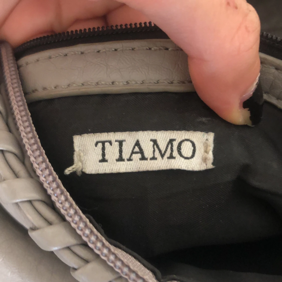 Grå väska TIAMO - 91