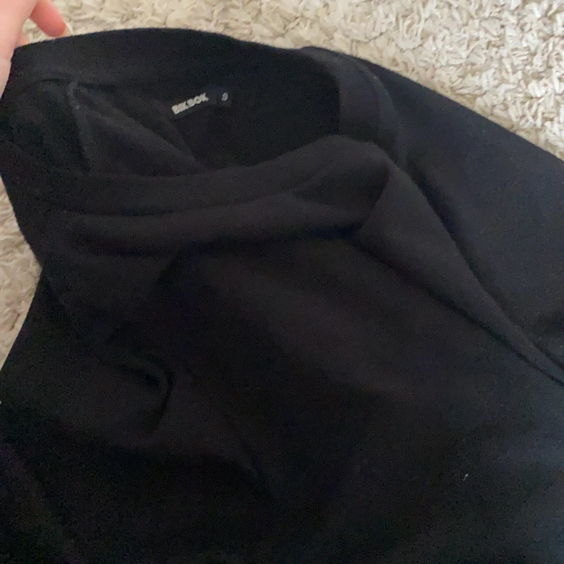 Svart sweatshirt från bikbok - 91