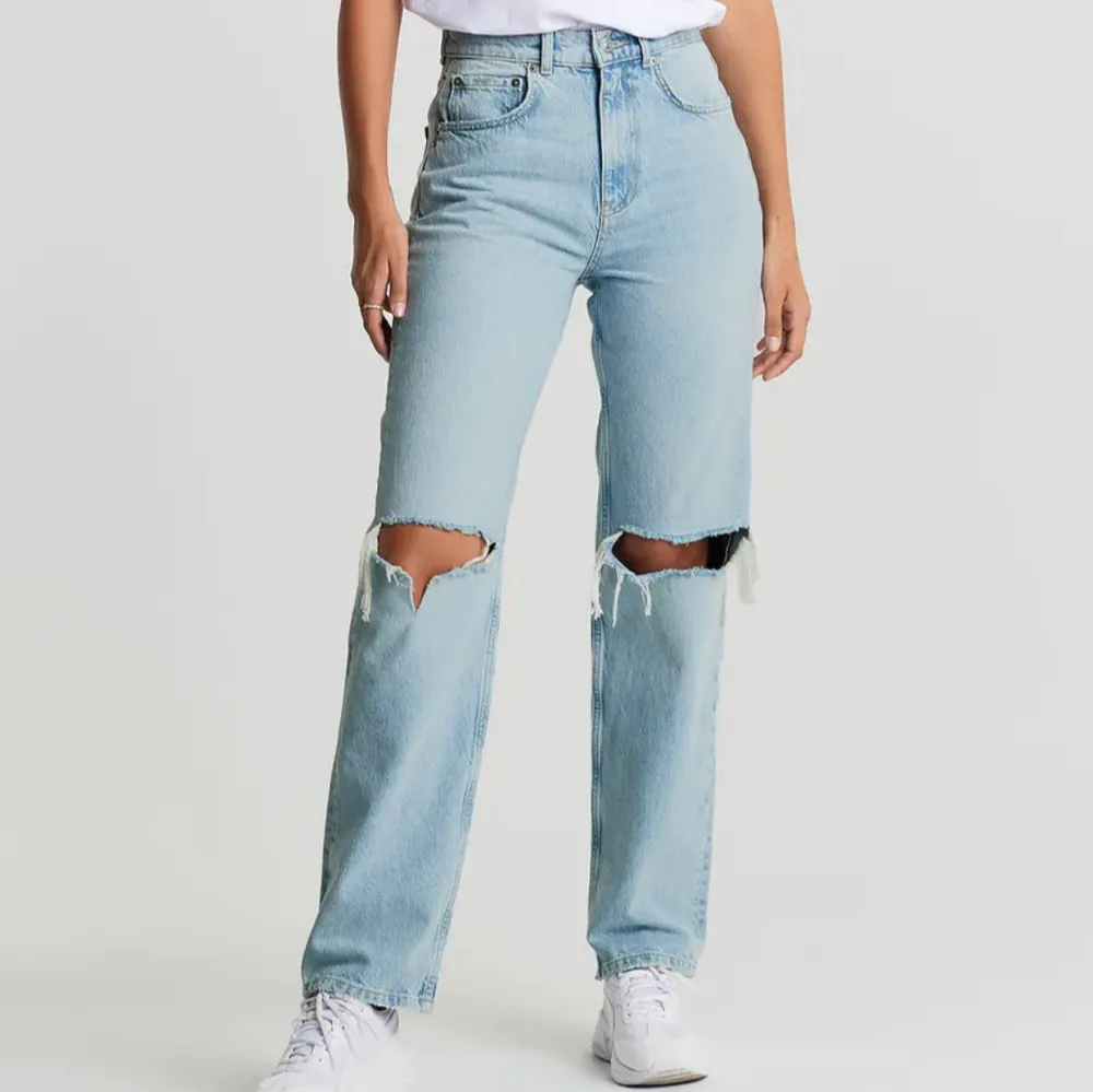 Säljer dessa snygga jeans från Gina, I strl 36, kommer inte till användning längre tyvärr💕💕🦋🌸. Jeans & Byxor.