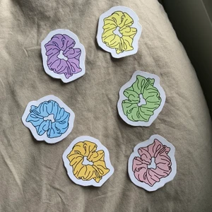 Stickers - Egen gjorda stickers/klistermärke 🌸 alla för 15kr plus 13kr frakt (ett frimärke kostar 13kr) 🌸 skriv gärna vid frågor eller andra bilder🌸