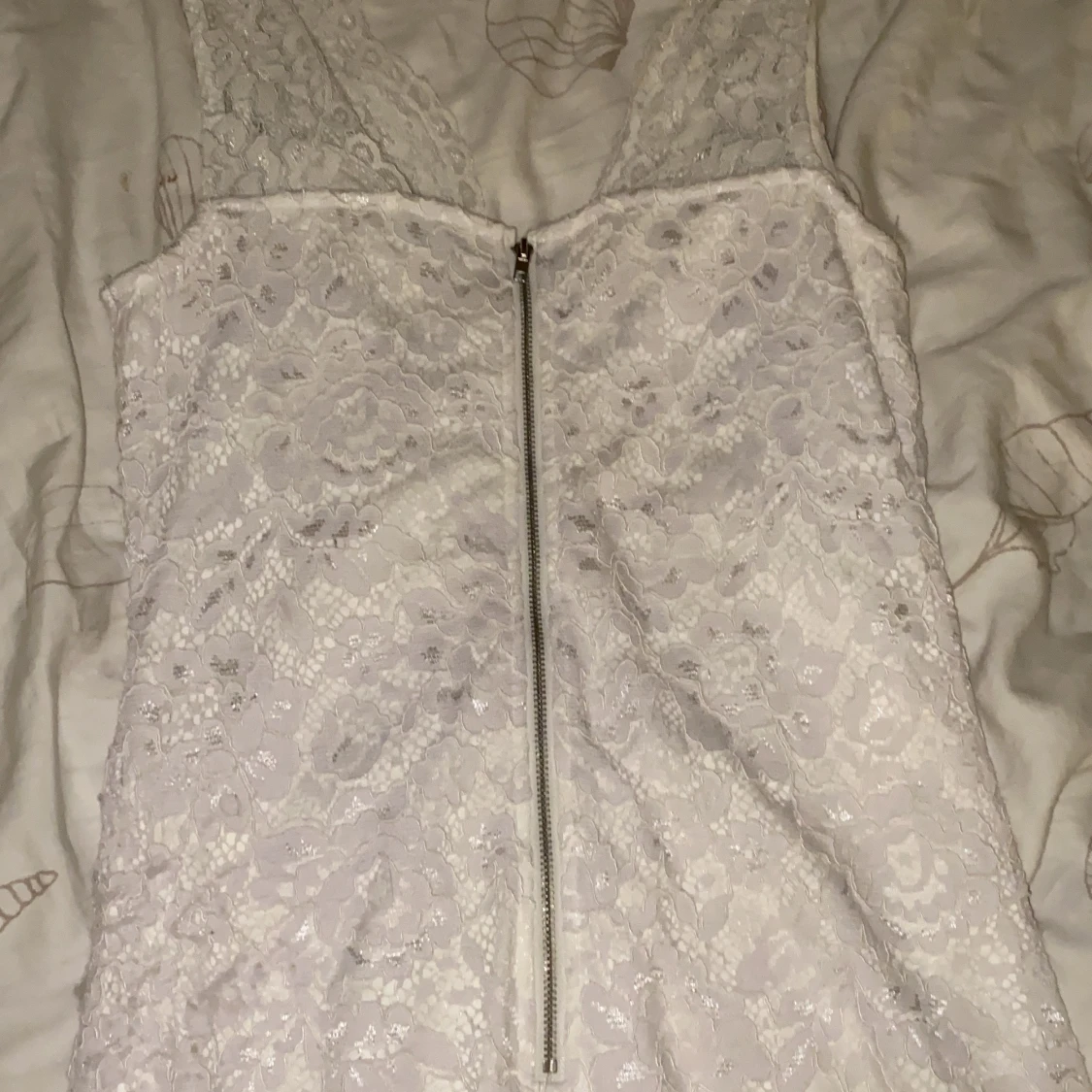 Vit spetsklänning - 91