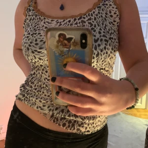 Mesh linne - Linne i meshmaterial, 2 lager så inte särskilt genomskinlig!💞 Storlek S ungefär, men stretchigt!