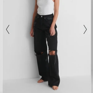 Jeans från nakd - Jeans från nakd, oanvända med prislappen kvar. Säljer då de va för små. Köpta för 499kr