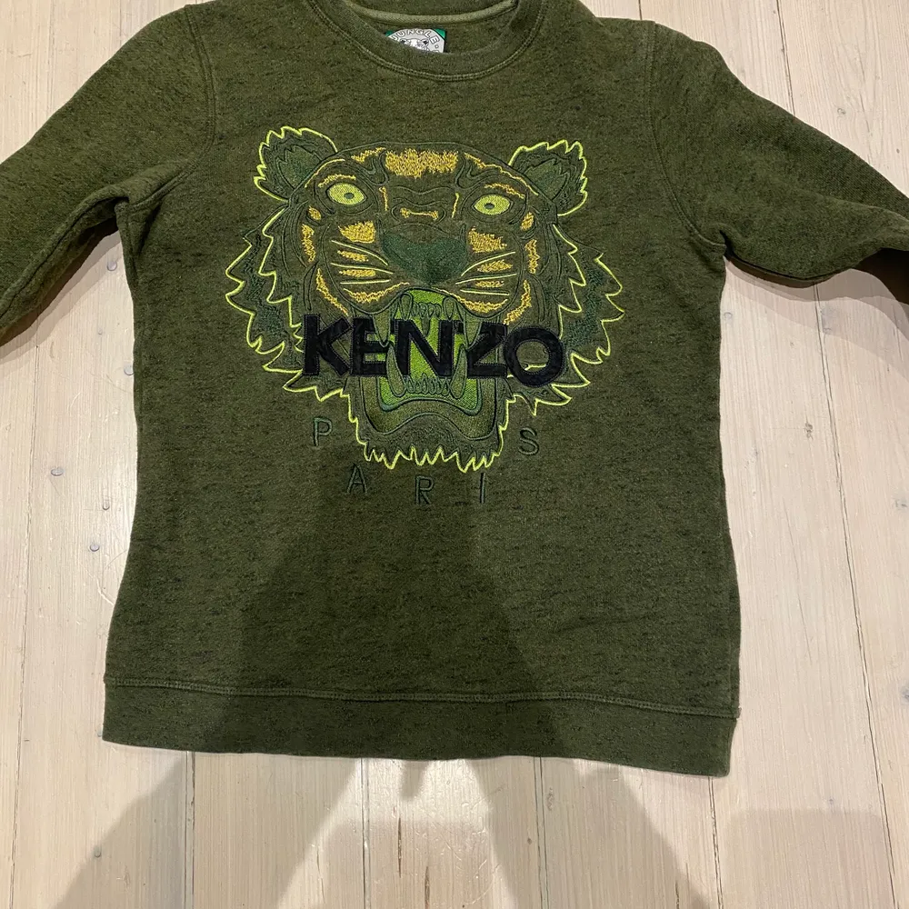 Kenzo tröja, i storlek S. Tröjor & Koftor.