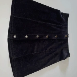 Gina tricot kjol - Kmr överens om pris i dm och mer info där!!