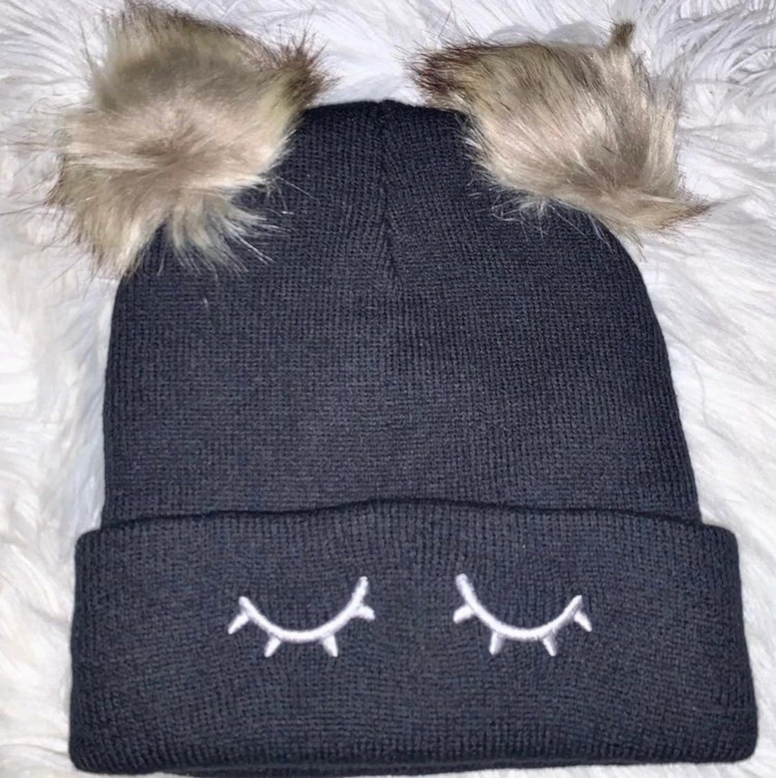 Eyelash beanie