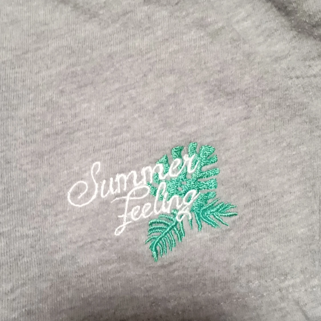 Gråa mjukisshorts med trycket "Summer feeling - 91