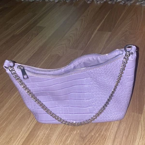 Väska  - Axelväska, använd 2 gånger 