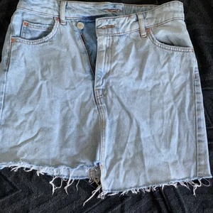 Kjol  - Super snygg kjol från Gina som jag aldrig använt! 