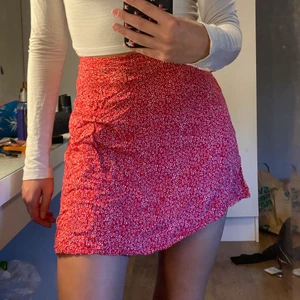 kjol! - Frakt tillkommer!❤️