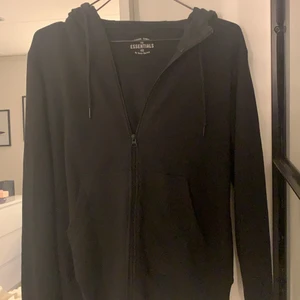 Tjocktröja - Superfin, knappt använd tjocktröja från Race Marine. Fraktar endast. Köparen står för frakten 