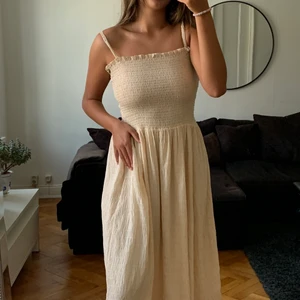 Sommarklänning från &other stories  - Min söta sommarklänning från &other stories, som ej används längre tyvär