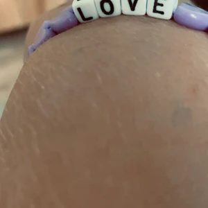 Armband love🤍 - All kan ha ! 🤍 värde ca 10kr 🤍 snyggt till vardags 