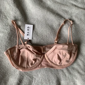 Bralette - Superfin bralette i en smutsrosa/biege färg från Nakd💞 Slutsåld på hemsidan 