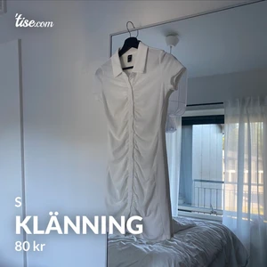 Klänning - läs texten i min bio innan ni skickar massa frågor! snabba, direkta och krångelfria köp prioriteras! säljer ut massa från min garderob till ett billigt pris, pruta ej! fast fraktpris! önskar du däremot köpa flera av mina kläder kan jag skicka detta i samma paket för fraktpriset av en! 