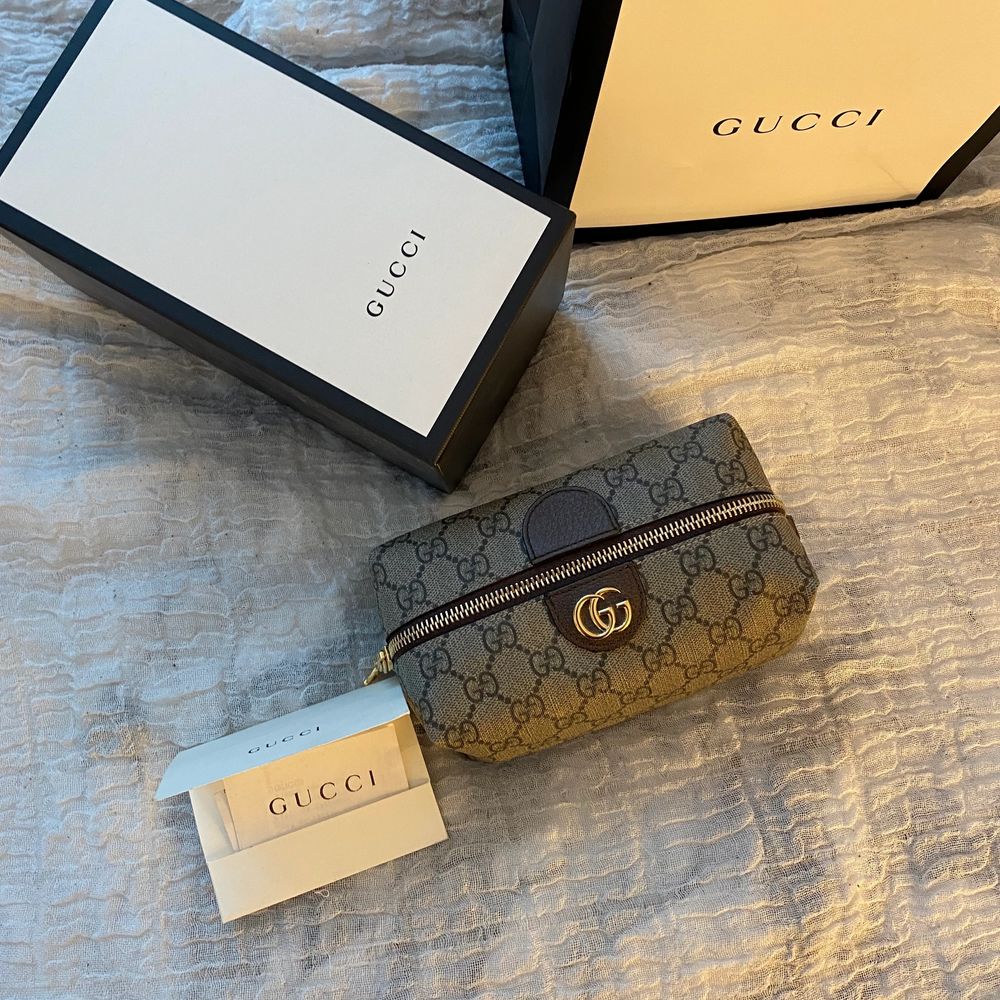 Gucci sminkväska - Väskor | Plick Second Hand