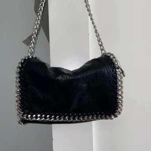 Tiamo väska - Skit snygg väska från tiamo i väldigt bra skick. 💕köparen står för frakten 