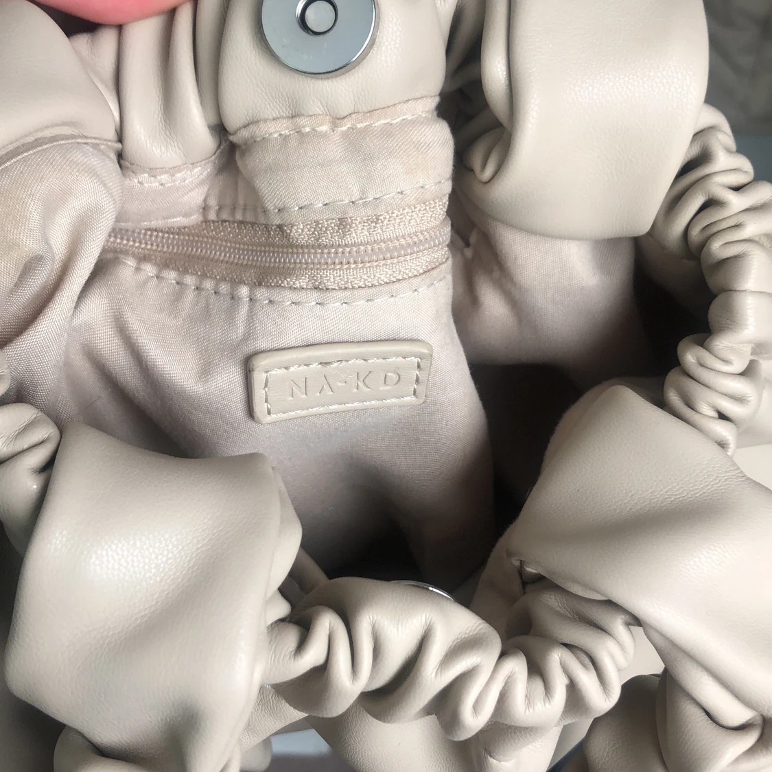 Beige axelbandsväska  - 91