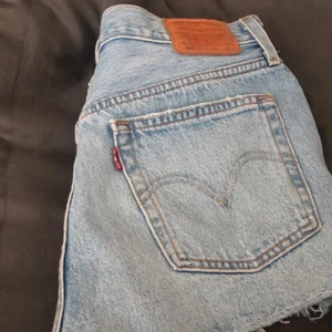 Levis jeansshorts  - Jättesnygga Levis shorts för 250kr
