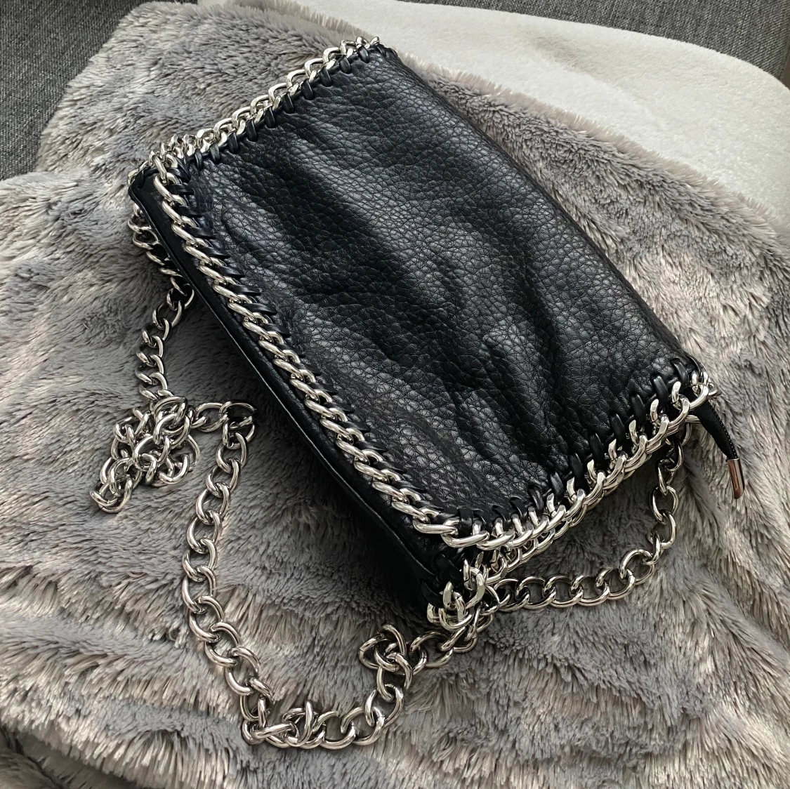 Svart väska från Tiamo 