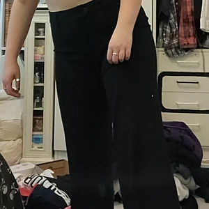 Kostymbyxor - Kostymbyxor. Knappt använda. Som nya. Står stl 42 men skulle uppskatta 38/40