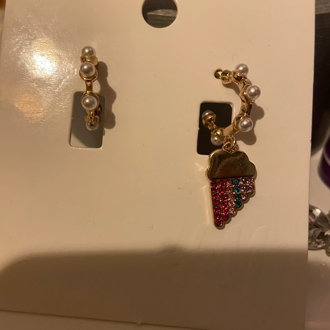 Örhängen med berlock 