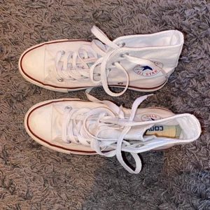 Converse  - Dom är knappt använda! Möts helst men kan ev skickas