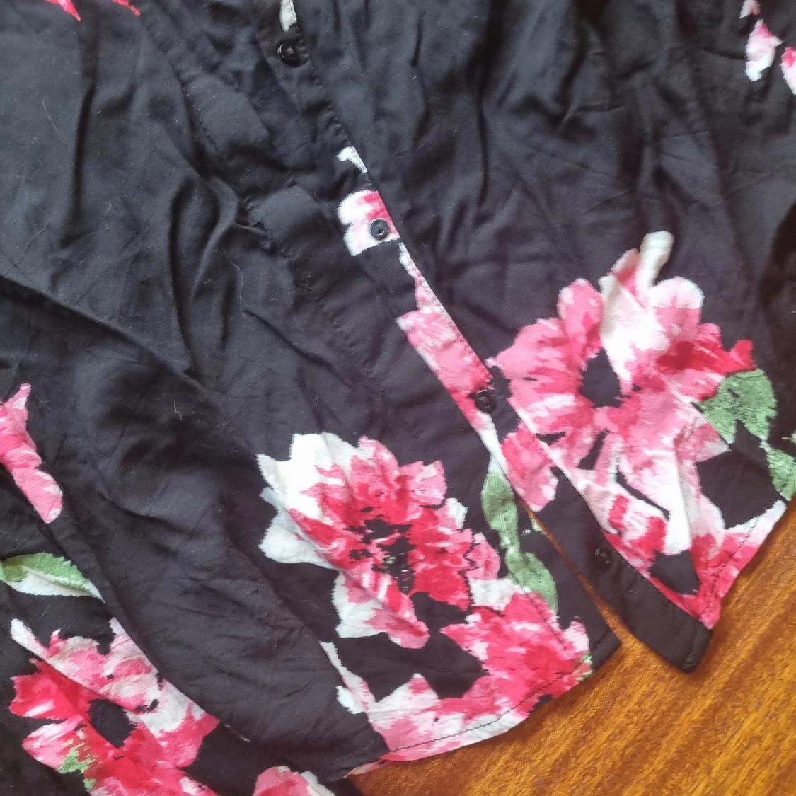 Kort blommig skjorta - 90