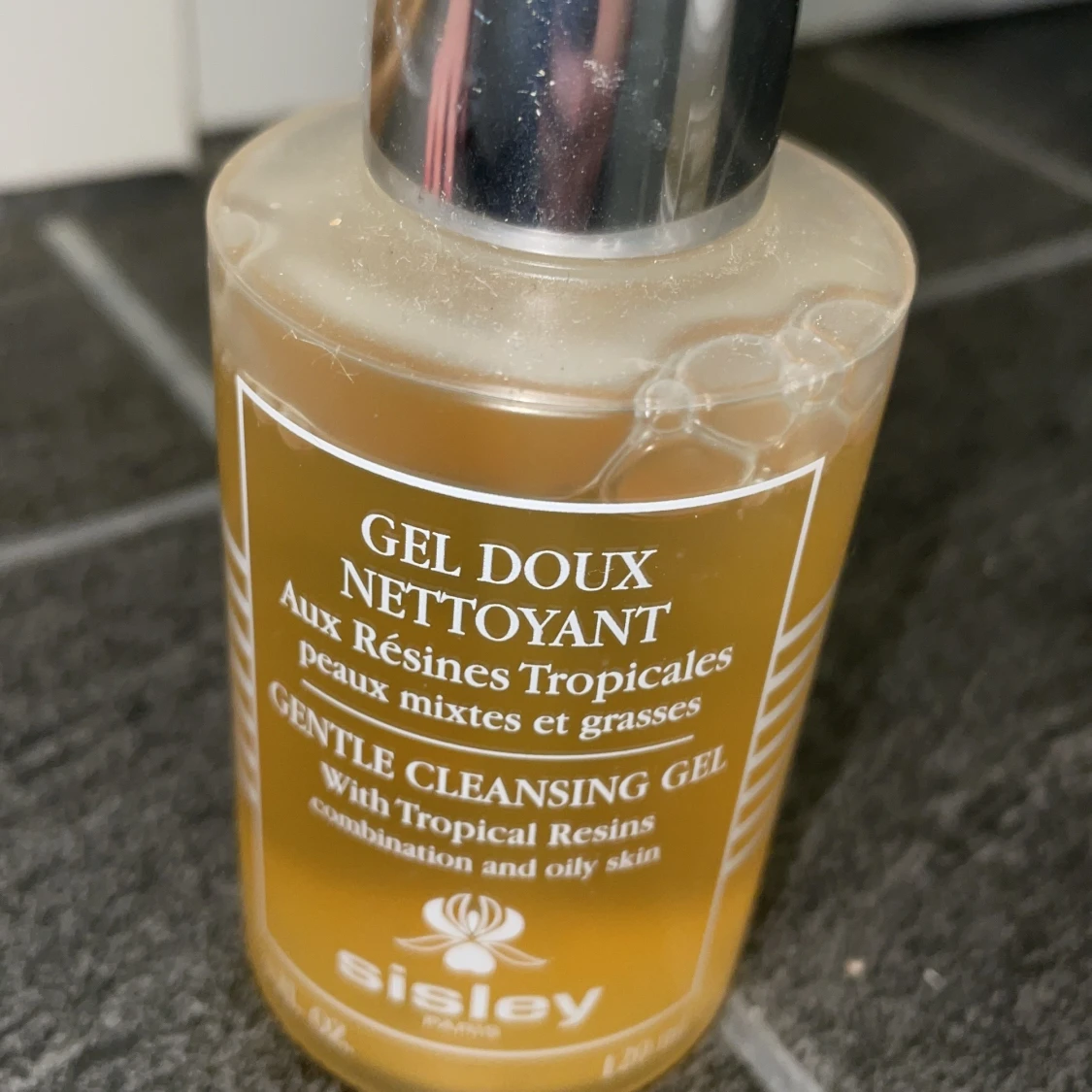 Gentle cleansing gel