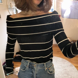 Mjuk tjock tröja - En fin randig varm tröja med ett mjukt och lite tjockare material. 