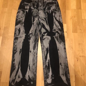 Jeans  - Oanvända unisex jeans, loose fit som sitter som en 30/32