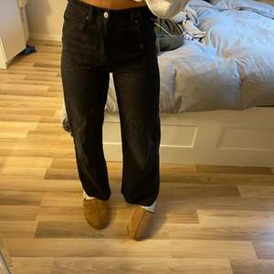 Utsvängda jeans