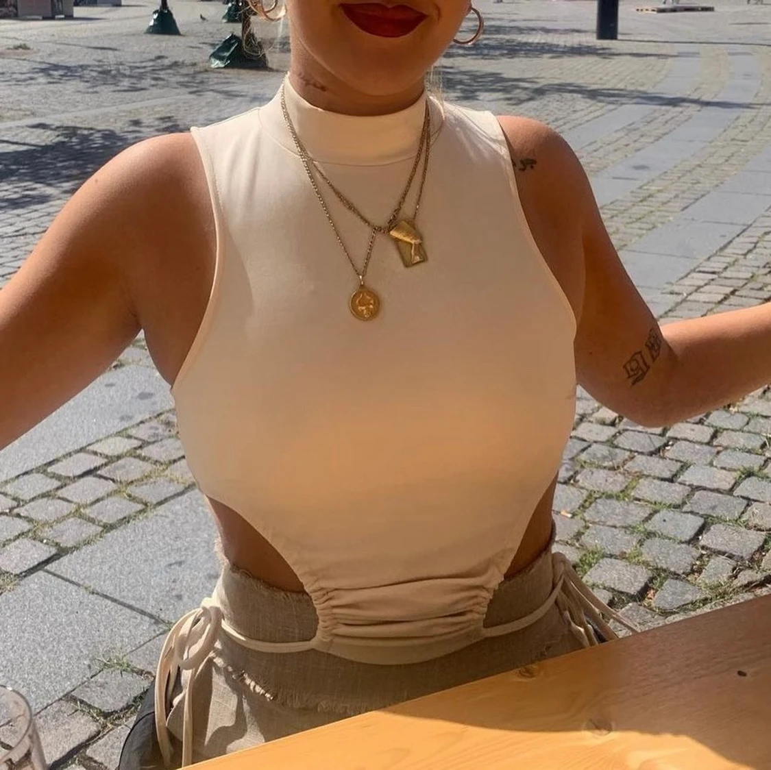 Cropped adjustable top